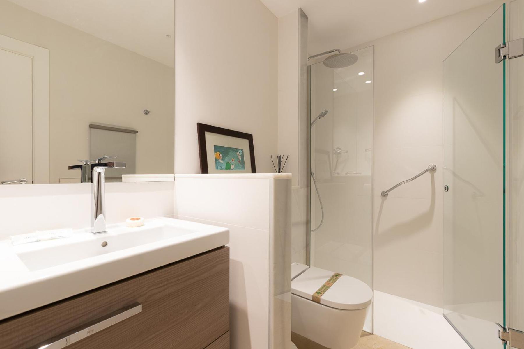 Apartamento Lujoso Con Piscina En Paseo Maritimo