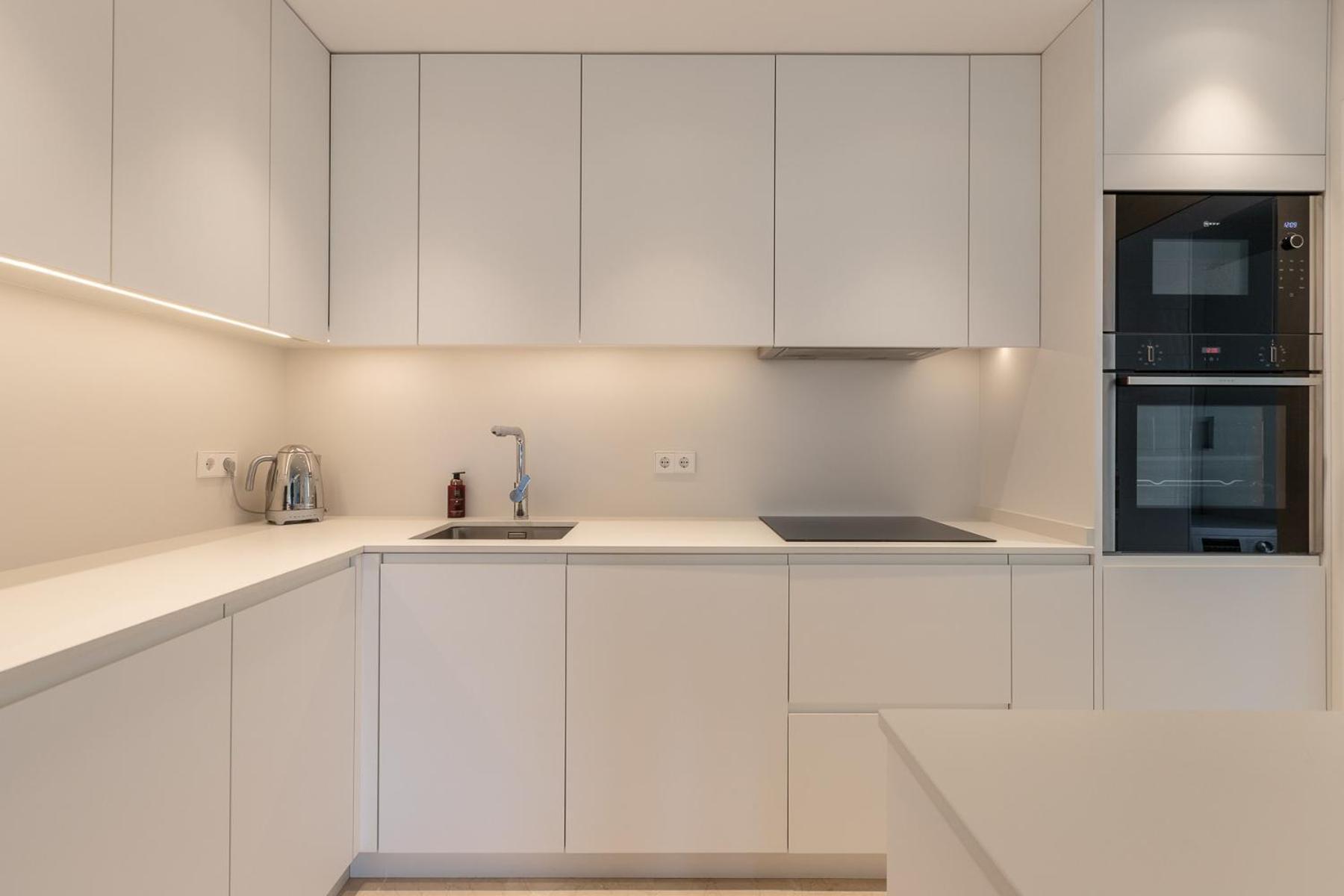 Lujoso Con Piscina En Paseo Maritimo Apartamento Marbella