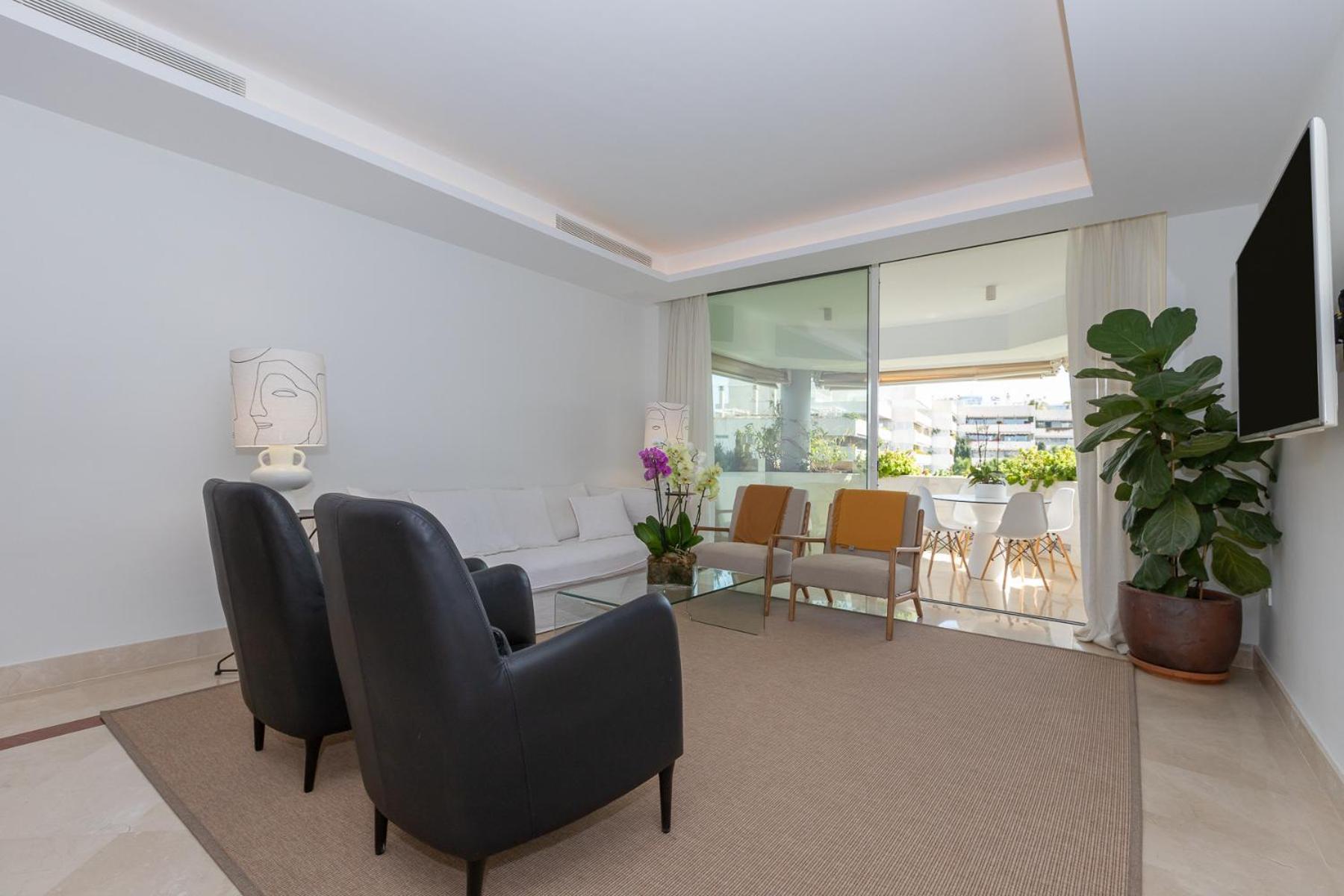 Apartment Lujoso Con Piscina En Paseo Maritimo Marbella